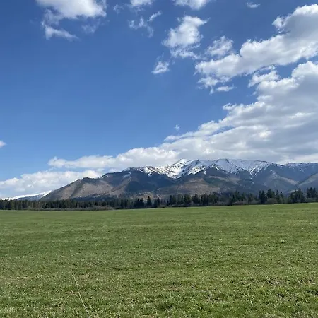 North Point Pod Rohacmi * זוברץ